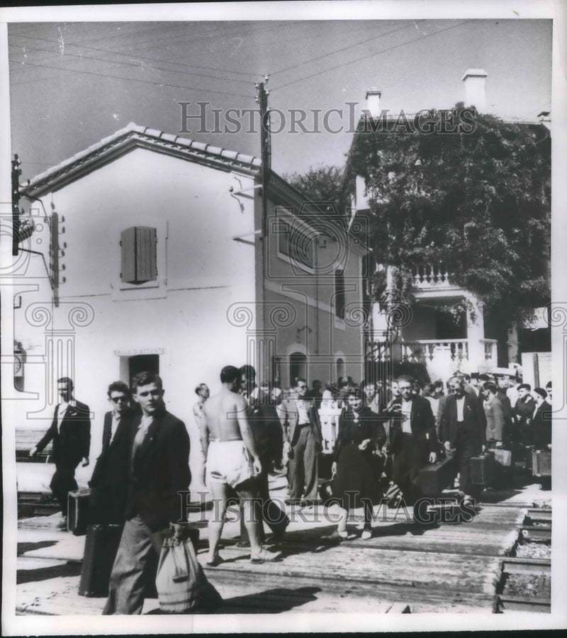 Load image into Gallery viewer, 1951 Press Photo French miners on a paid vacation after nationalization
