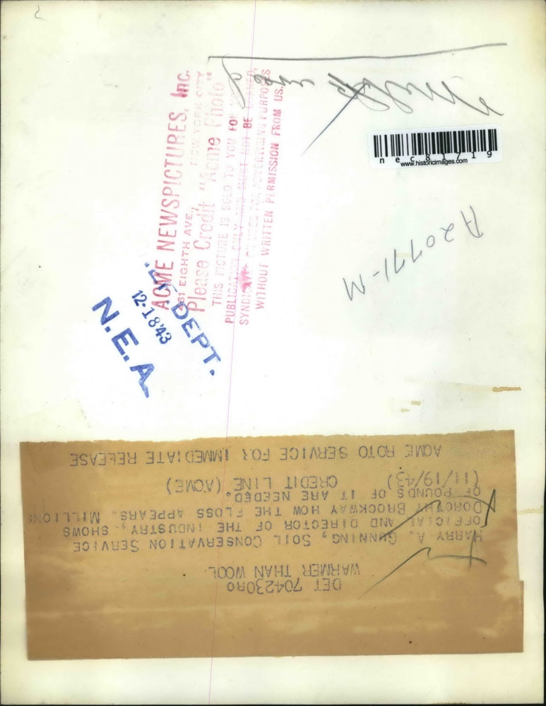 1943 Press Photo Harry Gunning & Dorothy Brockeay at Soil Conservation office