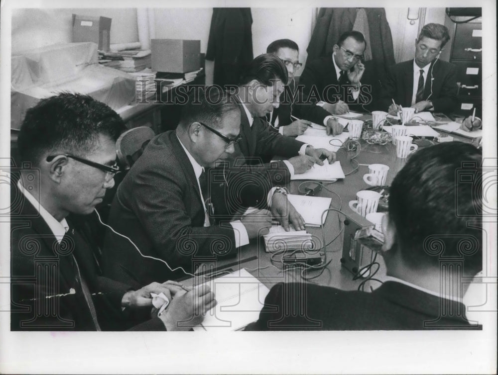 1966 Press Photo Pollution study team at Easterly Sewage plant
