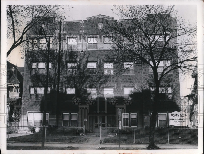 Load image into Gallery viewer, 1963 Press Photo An apartment building in Cleveland Ohio
