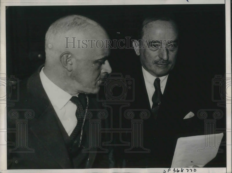Load image into Gallery viewer, 1936 Press Photo Thomas G Plant &amp; Edward McGrady asst Sec of Labor
