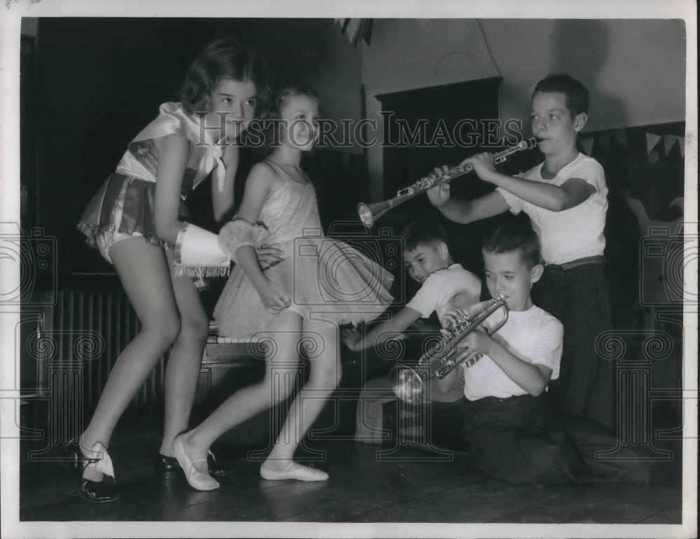 1946 Press Photo Mary Axe, Sue Miller, Chas Percent,Bud & Jerry Linderman