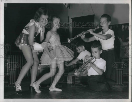 1946 Press Photo Mary Axe, Sue Miller, Chas Percent,Bud & Jerry Linderman