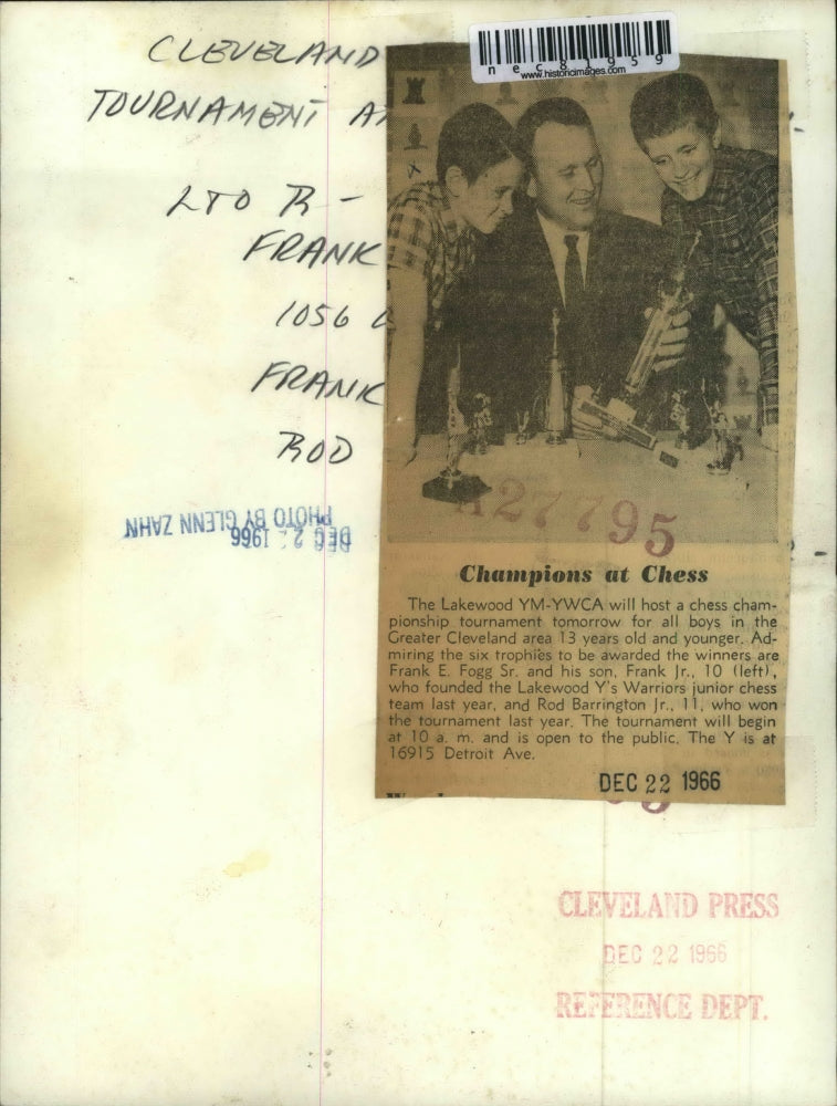 1966 Press Photo Frank E. Fogg Sr & Son Frank Jr. Rod Barrington Jr., Chess