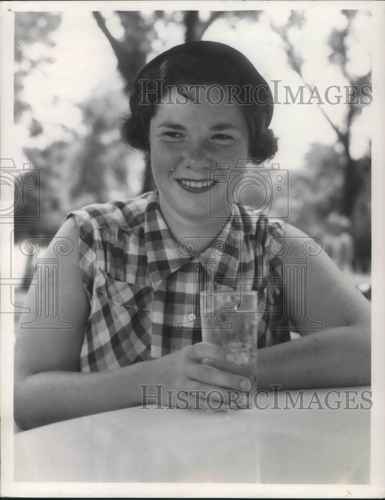 1951 Press Photo Barbara Little  Womens golf champion in 1951- Historic Images