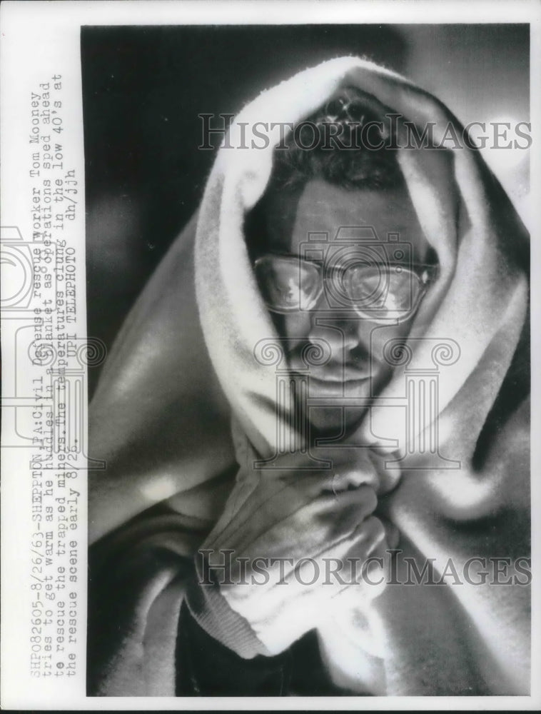 Load image into Gallery viewer, 1963 Press Photo Shepton PA Rescue worker Tom Mooney at scene of trapped miners
