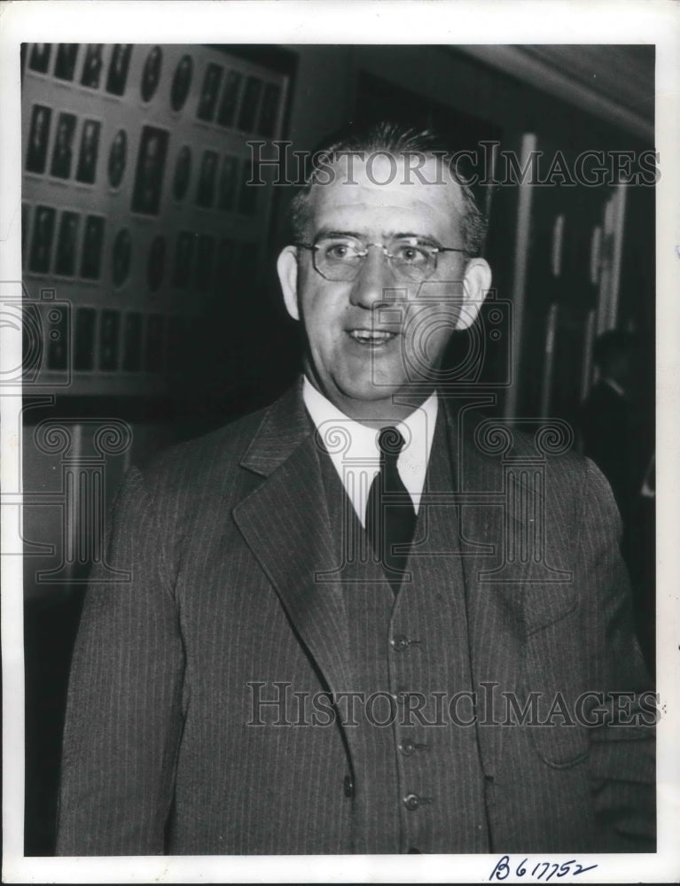 Load image into Gallery viewer, 1941 Press Photo Boston Mass Ex Rep Francis Ryan at State House
