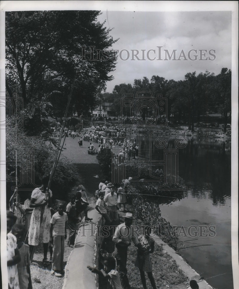 Load image into Gallery viewer, 1948 Press Photo youth fishing contest at Big Eleven Lake in Kansas
