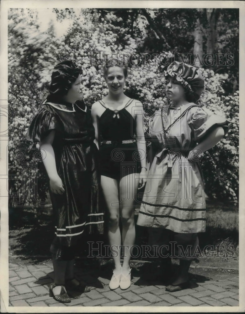 1937 Press Photo Coed at Knox College, Ellizabeth Johnson, Ruby Olson- Historic Images