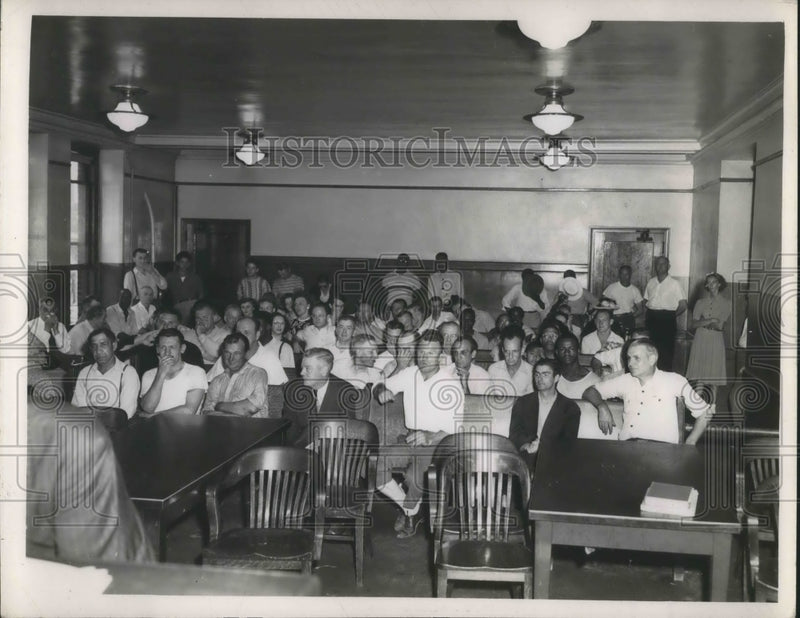 Load image into Gallery viewer, 1949 Press Photo Central police station at Cleveland ohio
