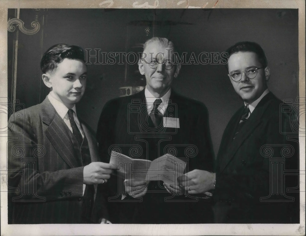 1949 Press Photo Mathew Norton, Dr. Clarence Linton, Wells Chamberlin