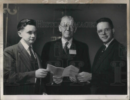 1949 Press Photo Mathew Norton, Dr. Clarence Linton, Wells Chamberlin