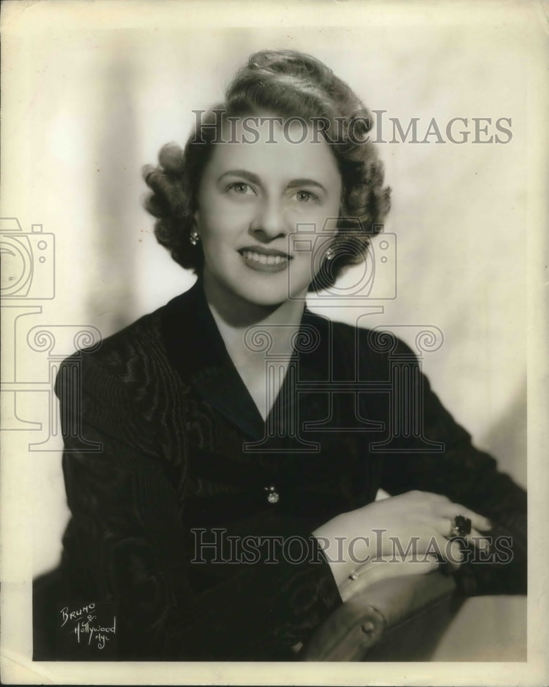 1943 Press Photo Mrs. James Melton