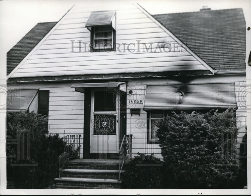 Load image into Gallery viewer, 1967 Press Photo Fire Bomb Damage to Home of Mrs. Elizabeth Perry
