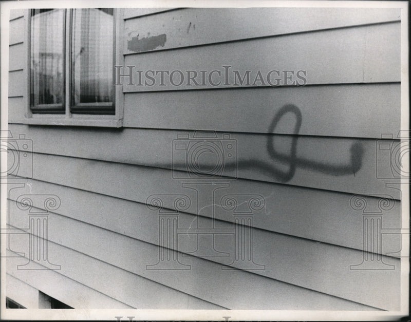 Load image into Gallery viewer, 1964 Press Photo Yellow Paint on Exterior Home of Donald Golby
