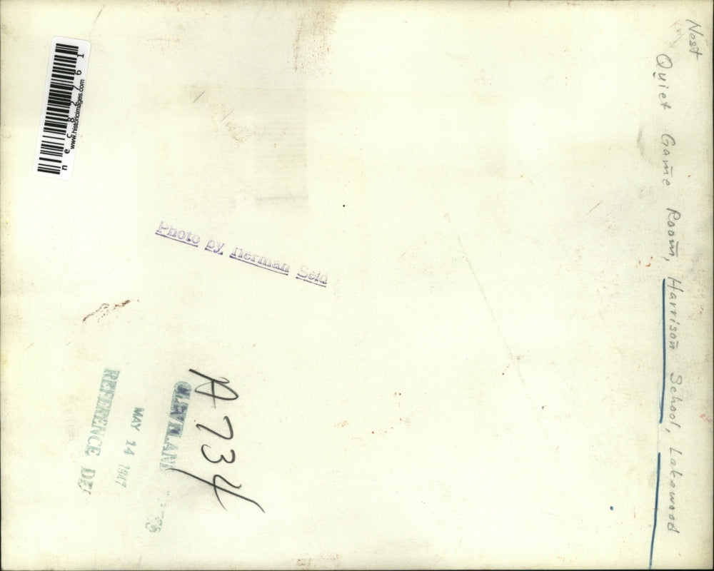 1947 Press Photo students playing in game room of Harrison School, Lakewood OH