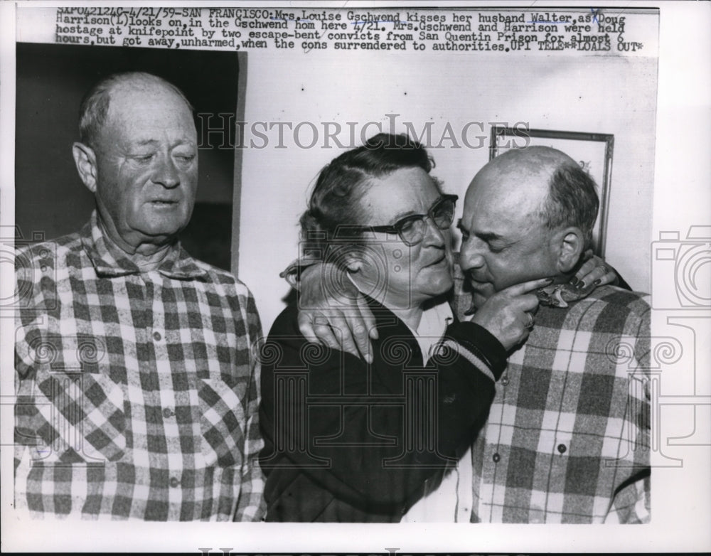 1959 Press Photo Louise Gschwend kisses hubby Walter as Doug Harrison looks on
