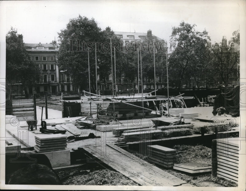 Load image into Gallery viewer, 1947 Press Photo construction of the base for FDR statue in Grosvenor Square, UK
