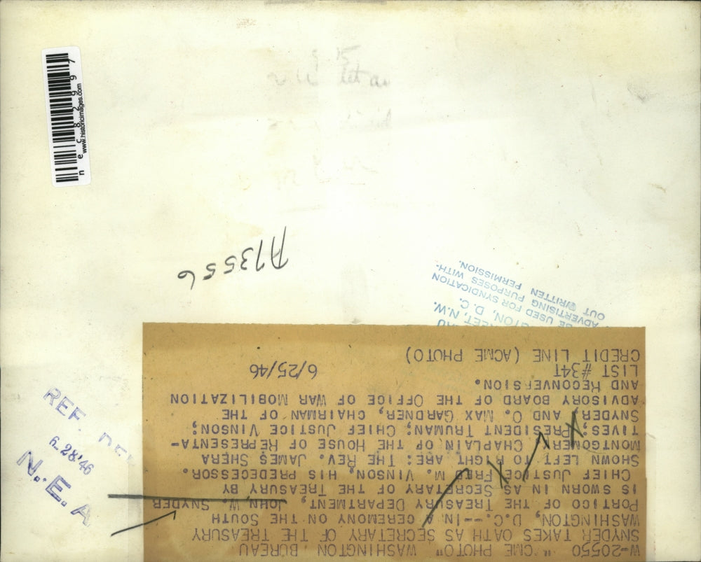 1946 Press Photo John W.Synder takes oath as Secretary of Treasury in Washington