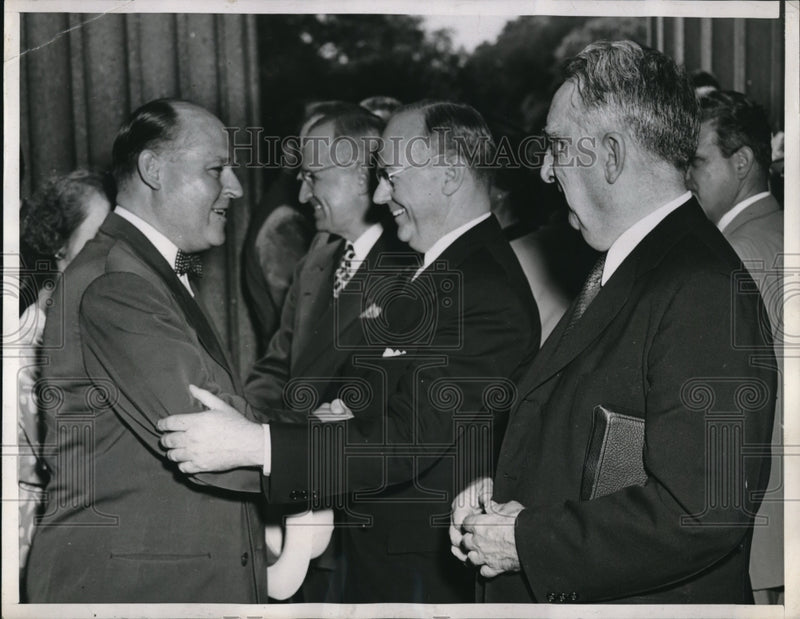 Load image into Gallery viewer, 1946 Press Photo John W Synder Sec of Treasury meeting the Public after swearing
