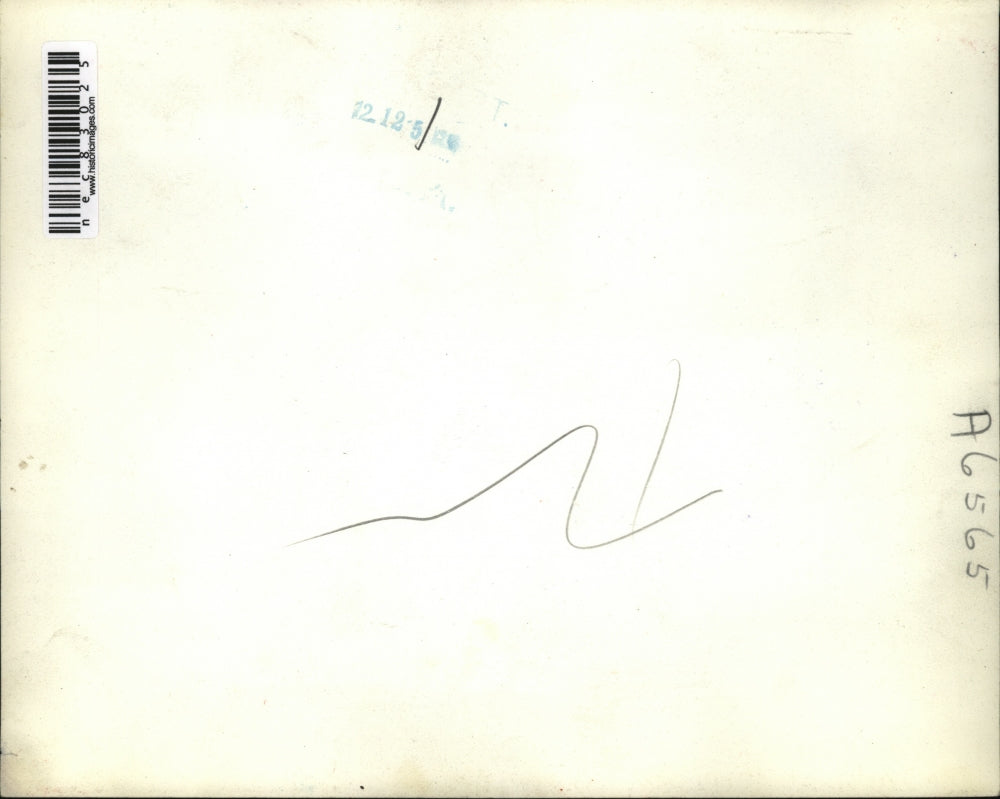 1951 Press Photo Egyptian Police Armed with Rifles on Guard During Ismaili Riot