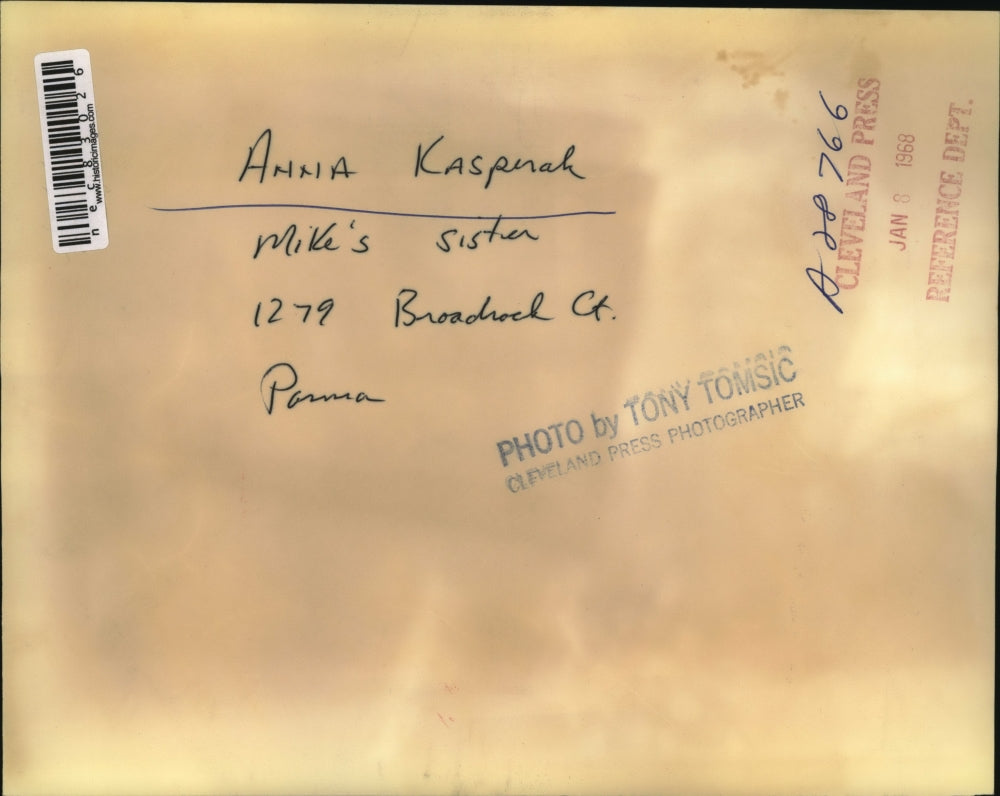 1968 Press Photo Anna Kasperak Working in Parma