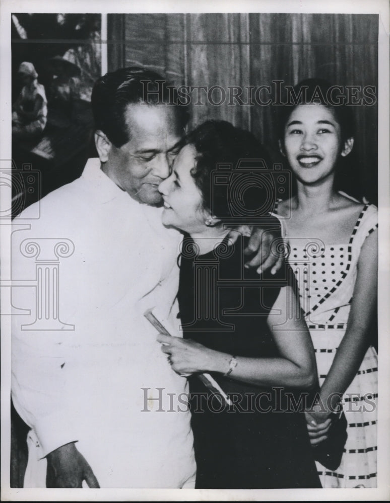 1958 Press Photo President of the Philippines Carlos Garcia and family- Historic Images