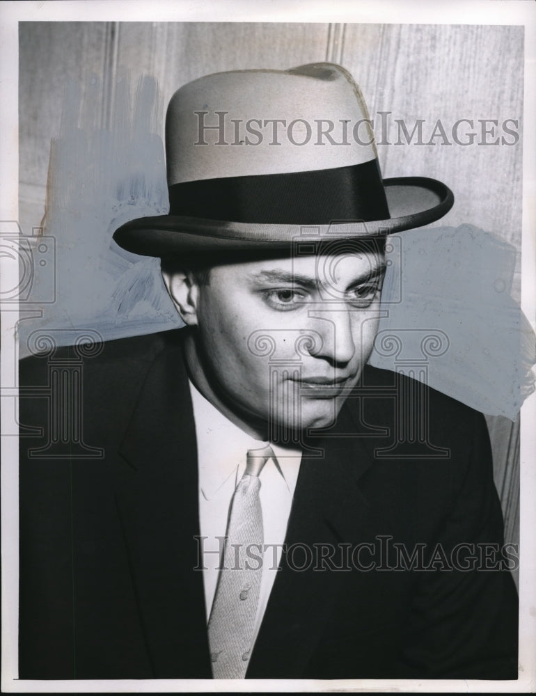 1956 Press Photo Hamburg hat short of a silk topper for men