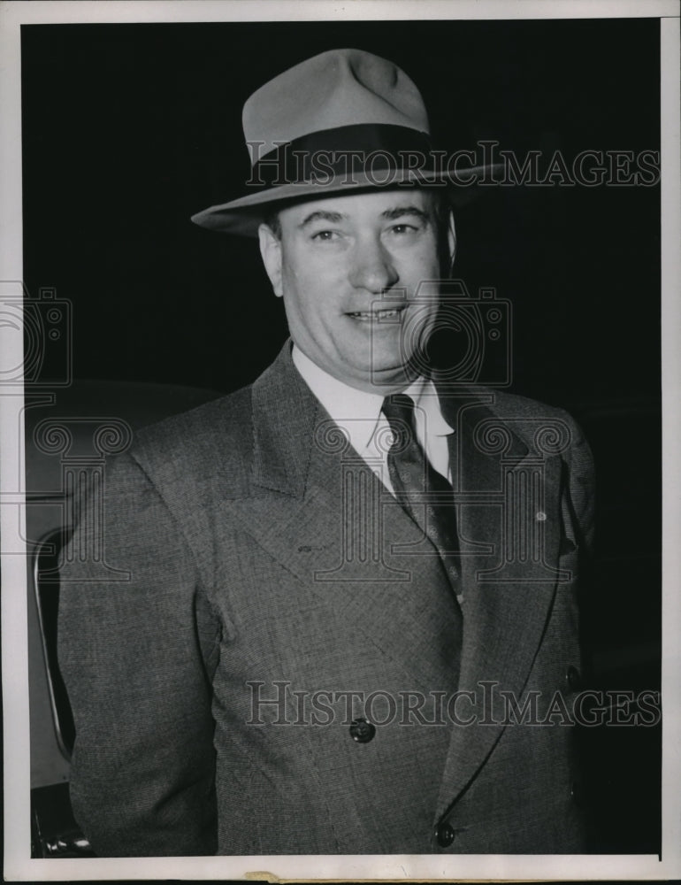 Load image into Gallery viewer, 1945 Press Photo Eugene Sampson Business Agent of Local Union.
