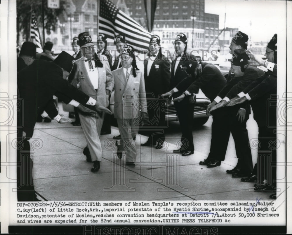 1956 Press Photo Walter Guy welcomed by Moslem Temple at convention in Detroit