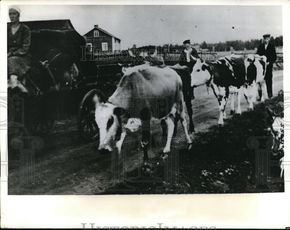 1941 Press Photo Russian bombers drive out Finnish residents