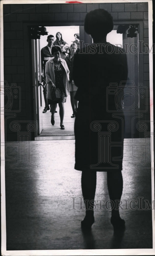 Load image into Gallery viewer, 1969 Press Photo Parma HS students and teachers in Ohio
