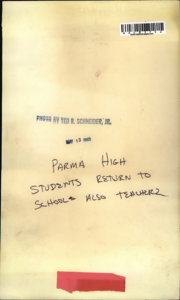 1969 Press Photo Parma HS students and teachers in Ohio