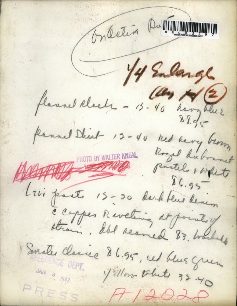 Press Photo Models in flannel shirts & slacks in Cleveland Ohio