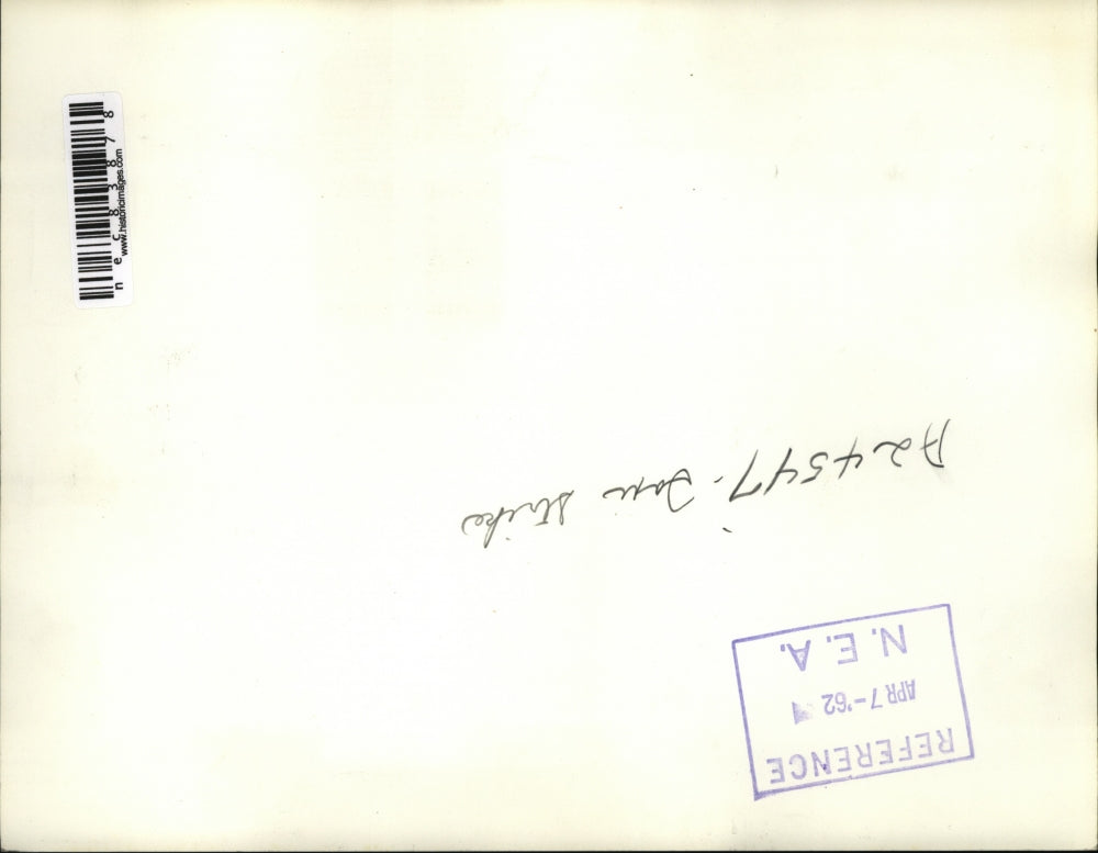 1962 Press Photo Campbell B. Chase Looks for Cab During Strike in Chicago