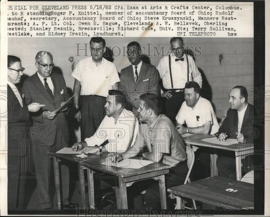 1962 Press Photo Roger Knittel, Steve Kruszynski, Lt. Col. Owen Hauge, Bellavek