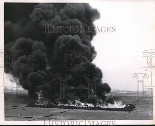 1960 Press Photo Fire at Cleveland Hopkins Airport