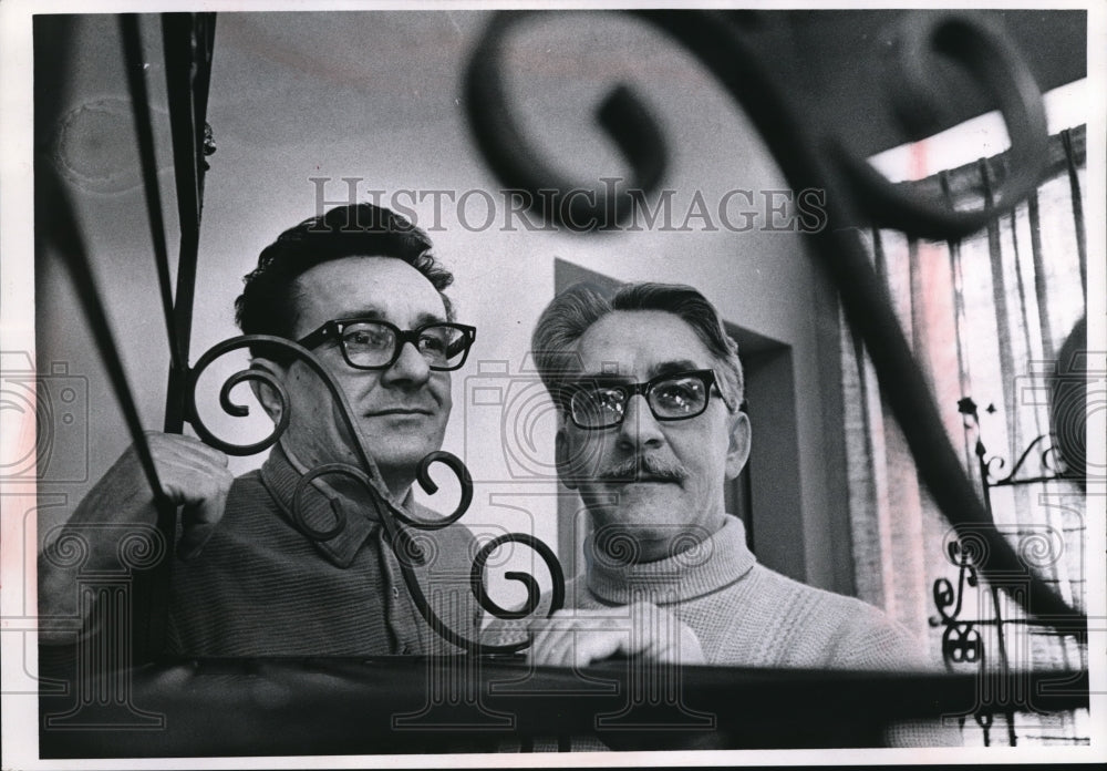 1968 Press Photo Eric Val at St Regis building with wrought iron decor