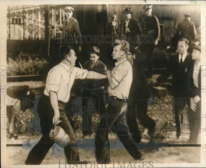 Load image into Gallery viewer, 1939 Press Photo Harlan Key &amp; others at a coal mining dispute
