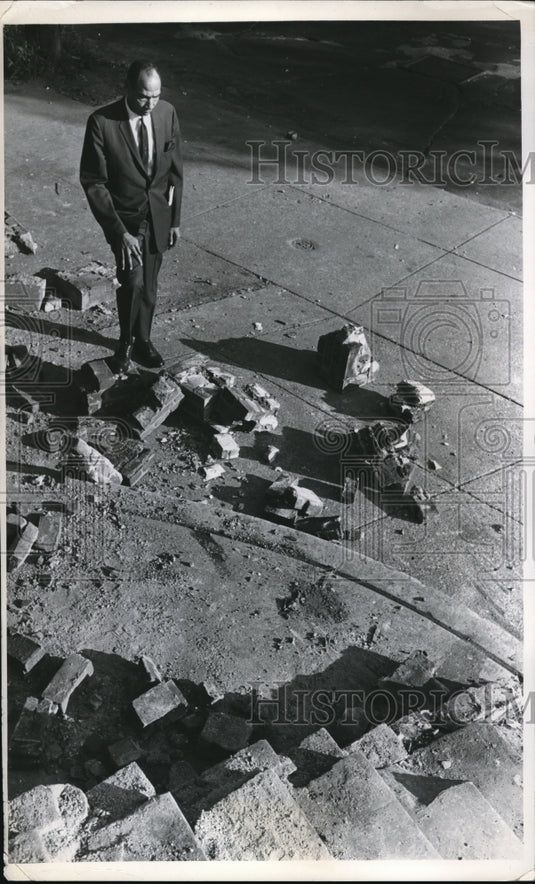 1968 Press Photo Frank Kelker exec director of Cedar Addison Y & bldg. damage