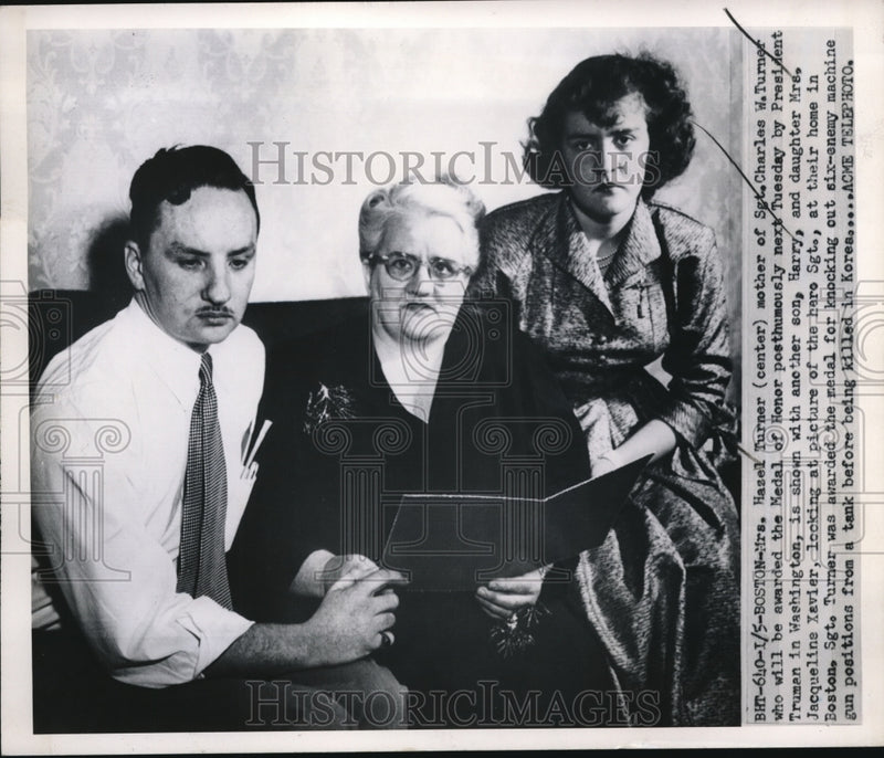 Load image into Gallery viewer, 1951 Press Photo The family of Sgt. Charles Turner who will be awarded by Truman
