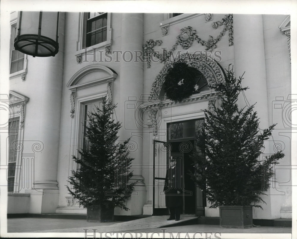 1941 Press Photo Wash DC Christmas decorations at the White House