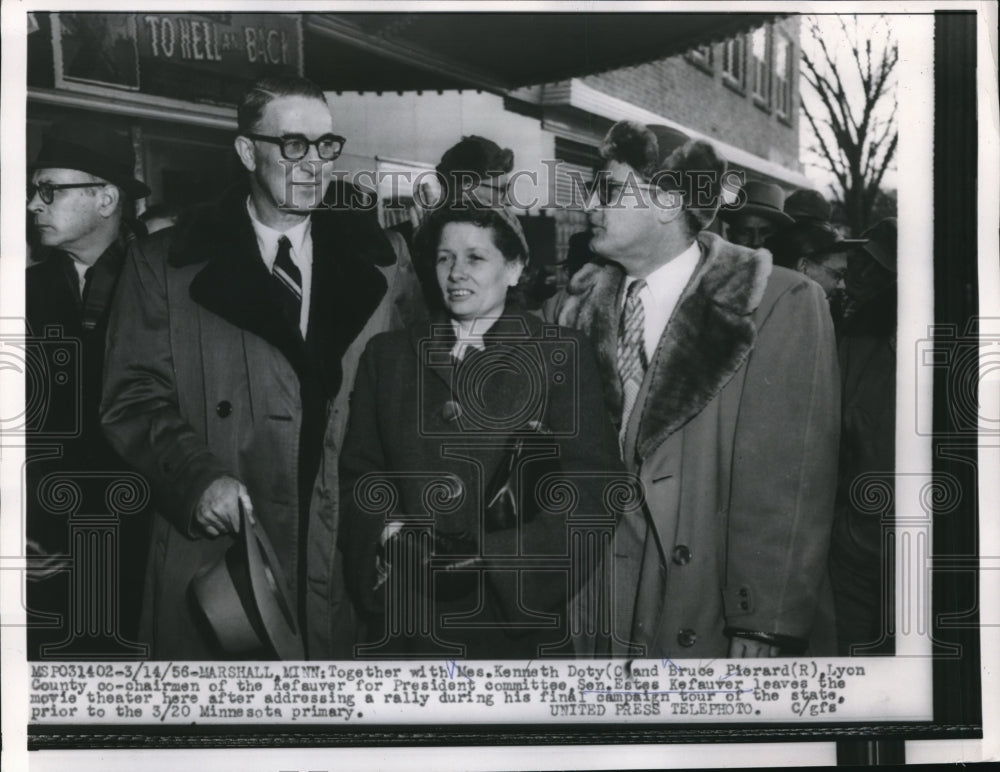1956 Press Photo Marshall, Minn Mrs Ken Doty, Bruce Pierard, Senator E Kefauver