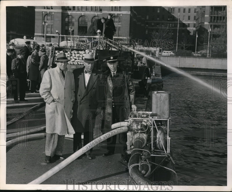 Load image into Gallery viewer, 1954 Press Photo NY Fire Capt John Costigan, Peter Loftus, Herb O'Brien
