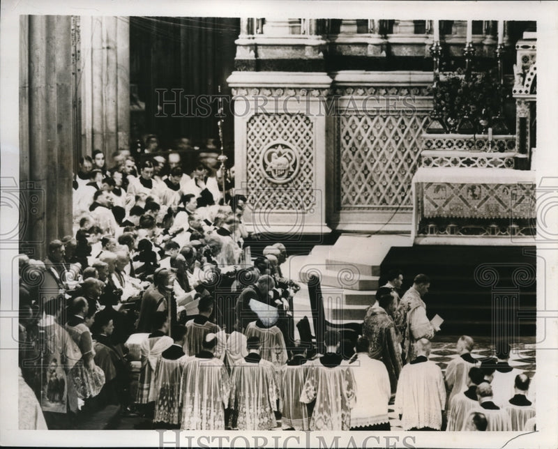 Load image into Gallery viewer, 1939 Press Photo NYC Bishop Stephen Donahue installation Mosr Rev FJ Spellman
