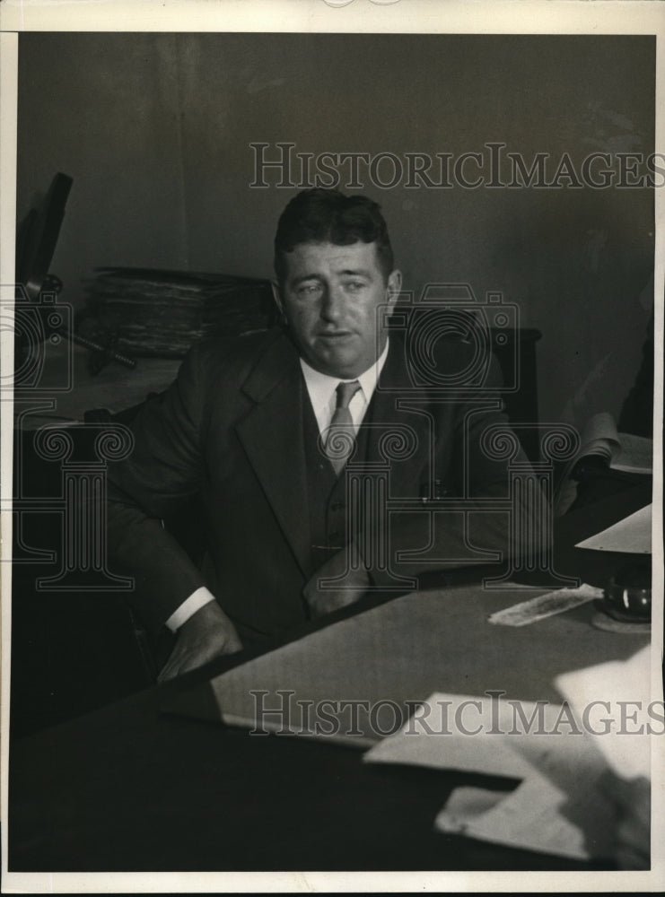 1932 Press Photo William McGuire, inspector of hulls, at Observation inquiry
