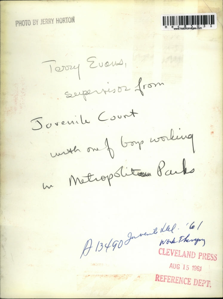 1961 Press Photo Terry Evans working with a Juvenile at Metropolitan Park