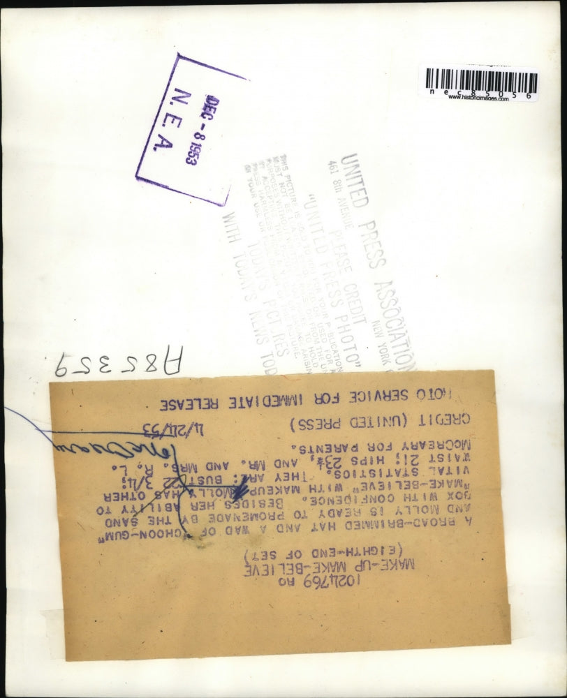 1953 Press Photo Molly with her ability to make believe with make up