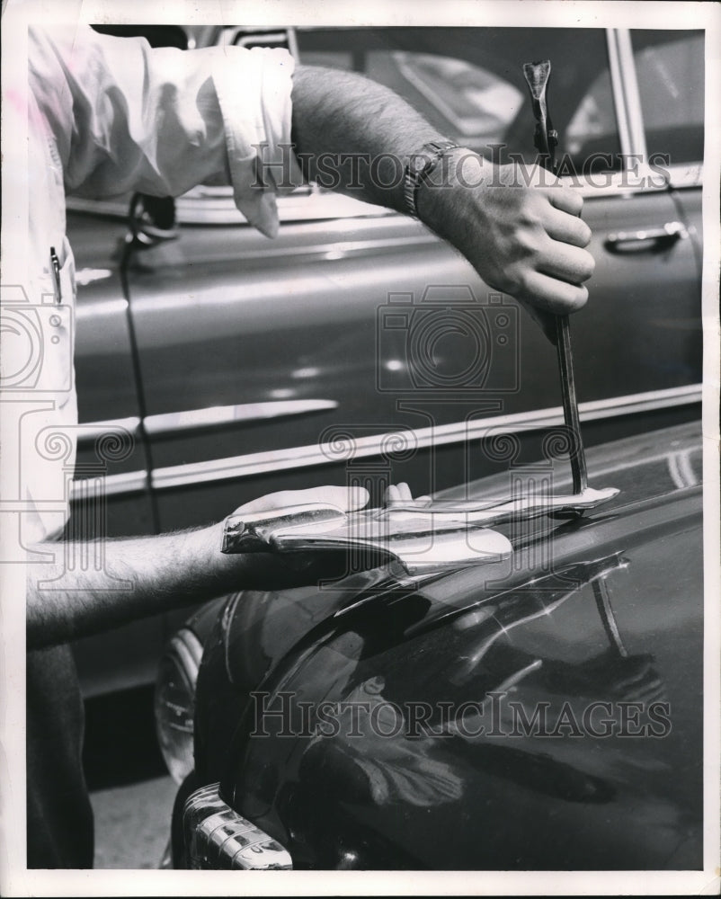Press Photo Car hood emblem