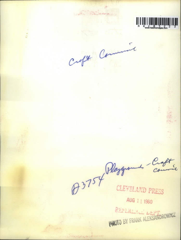 1960 Press Photo Craft Carnival held in Cleveland Ohio displays of goods